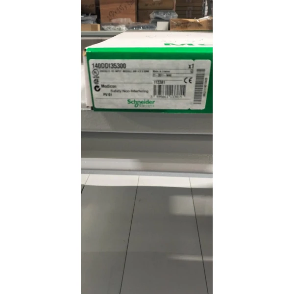 Дискретный вход 24В 32 140DDI35300